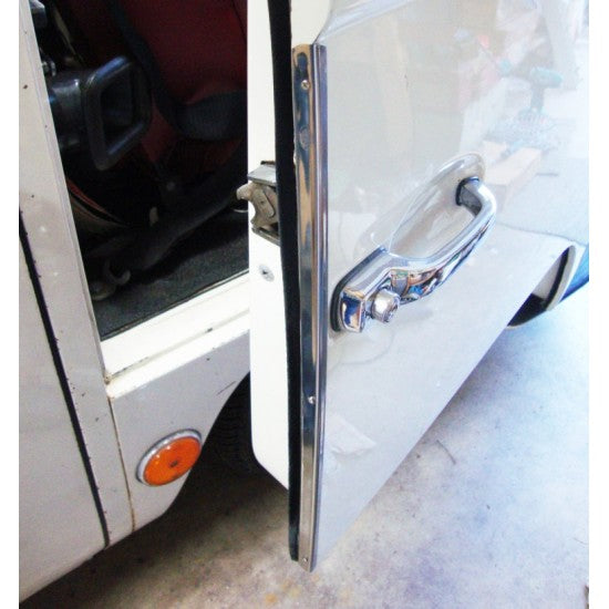 Deurrandlijsten cabinedeur, gepolijst RVS met RVS schroeven, paar, 8/67-7/79 – VW T2 Bus – OEM 211 831 052H