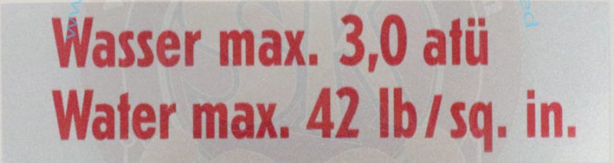 Sticker 'Water max. 42 lb / sq. in.' kickpaneel bijrijderszijde (ruitensproeierreservoir), 2x7,5cm, 8/67-7/79 – VW T2 Bus